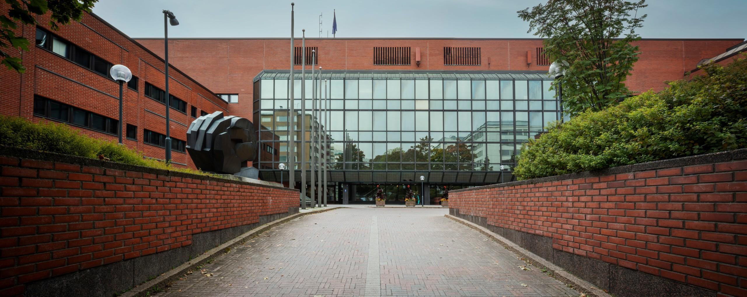 Kuntatalon julkisivu
