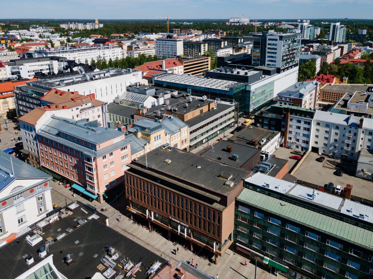 Oulun Kirkkokatu ilmasta kuvattuna