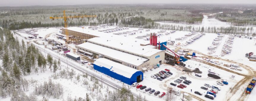 Annalankankaantien teollisuuskiinteisto Oulussa kuvattuna dronella kuvattuna
