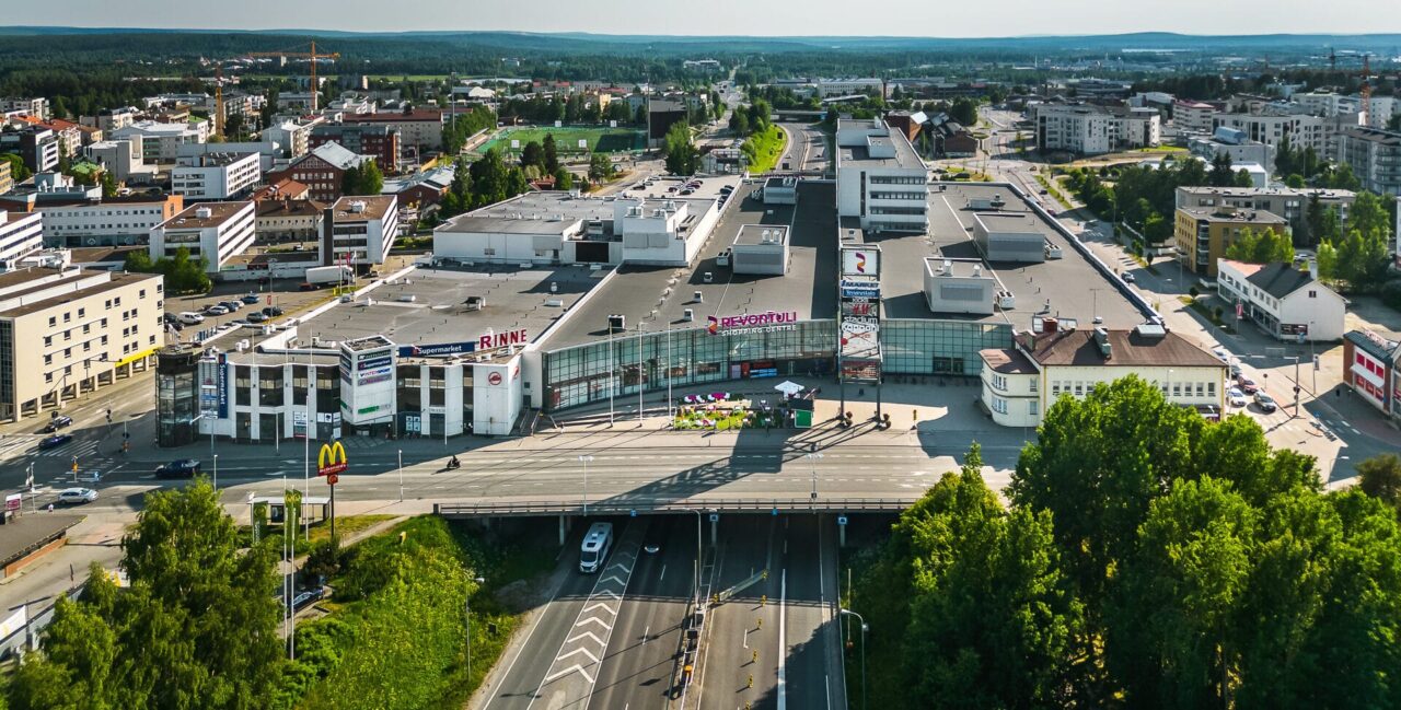 Kauppakeskus Revontuli ilmasta kuvattuna