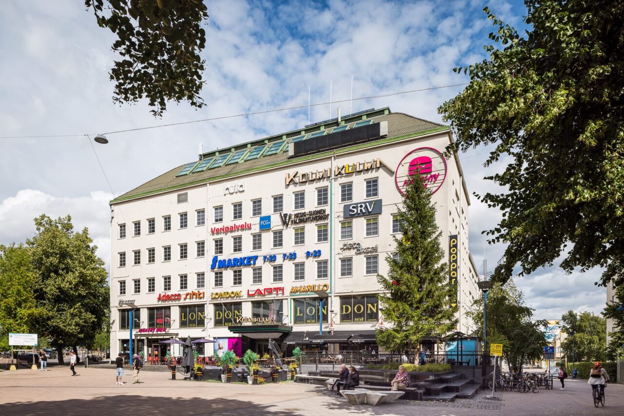 Kolmikulma julkisivu