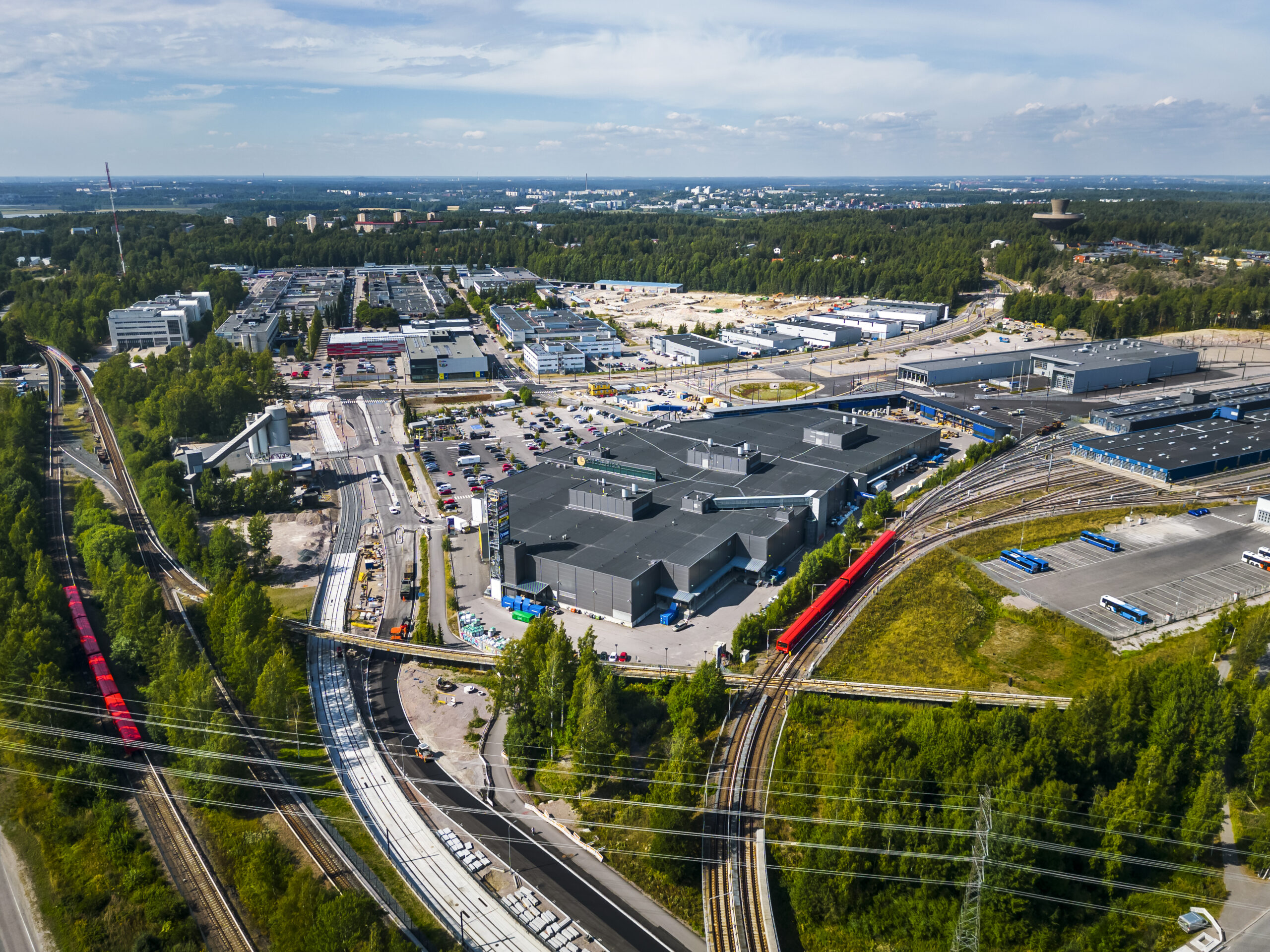 Kauppakeskus Lanterna ilmasta kuvattuna Helsingissä