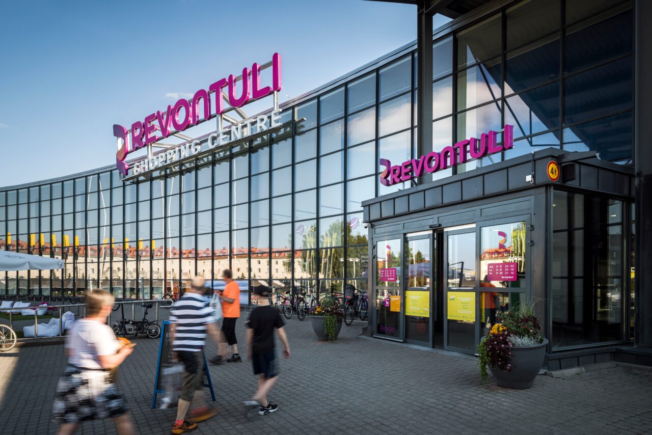 Kauppakeskus Revontulen julkisivu