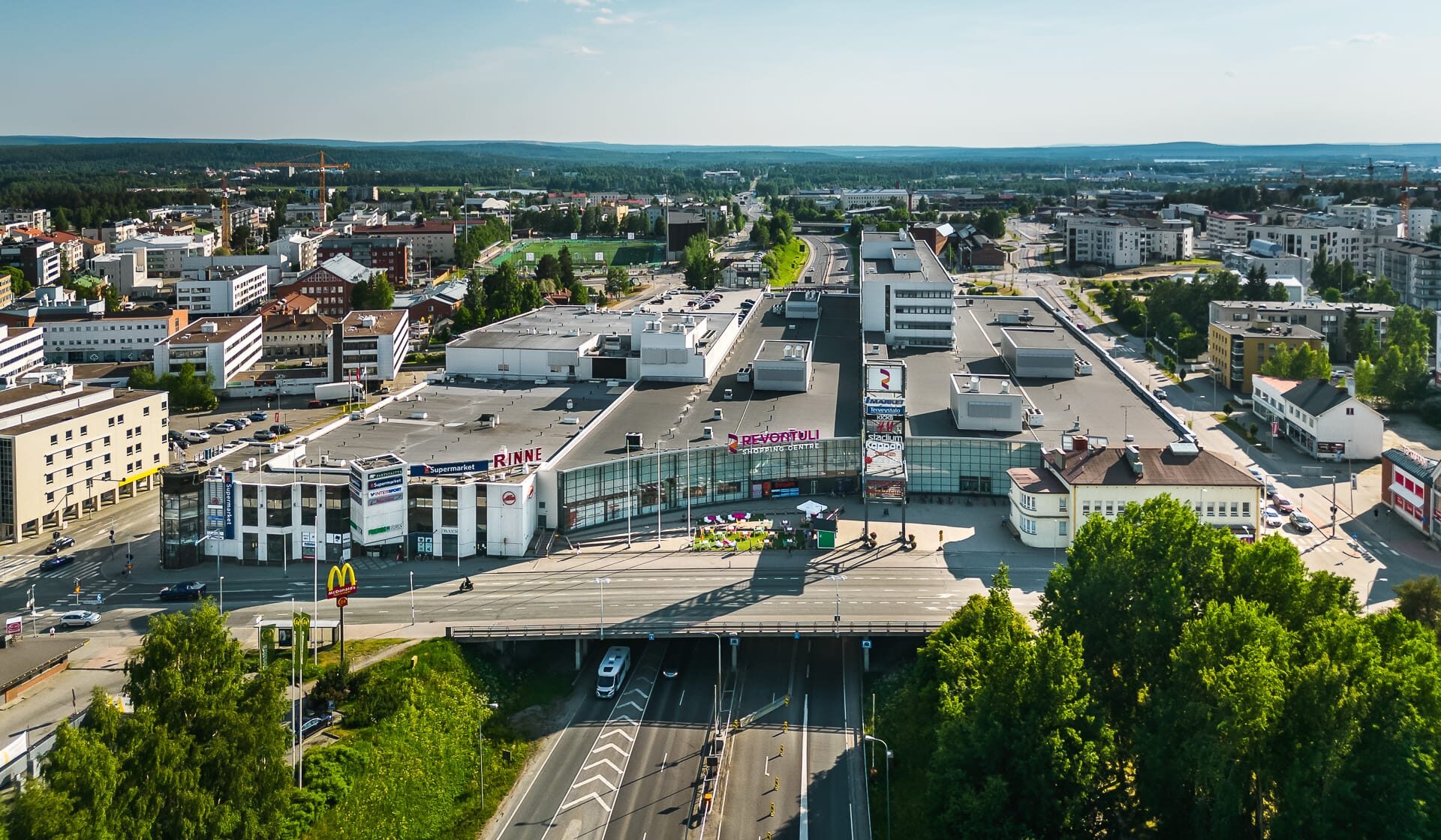 Kauppakeskus Revontuli ilmasta kuvattuna