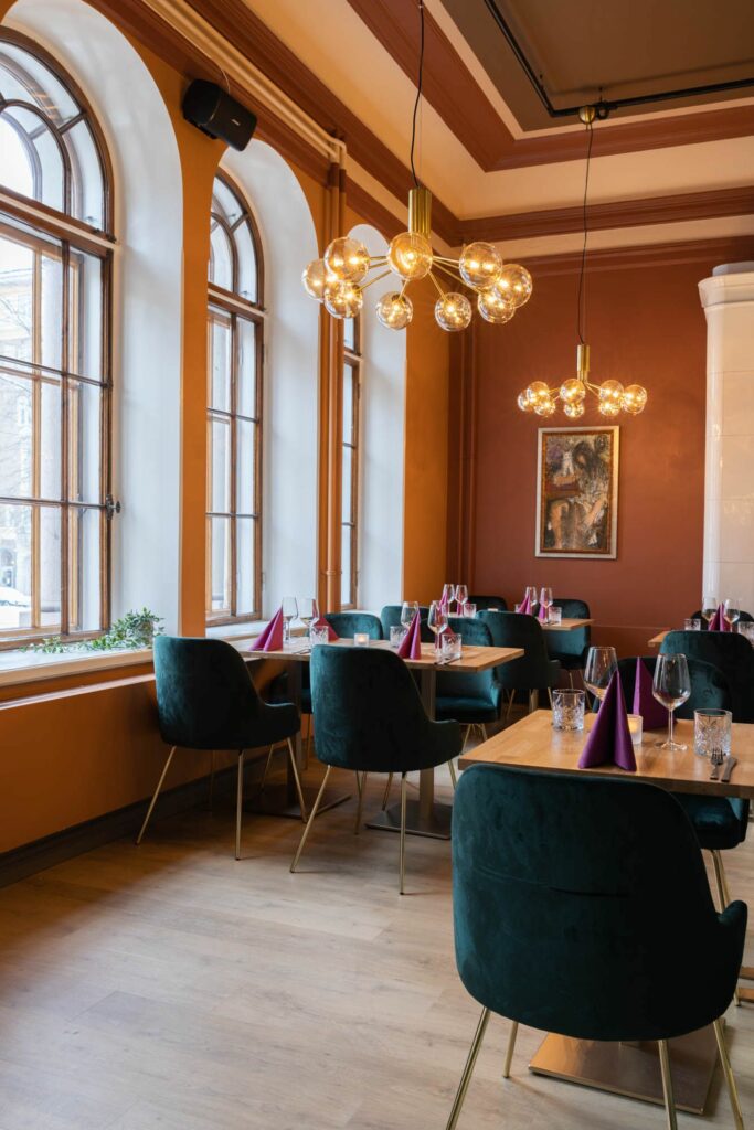 Featured image for “Uusi ravintola avattu Erottaja2:ssa – Bridge tarjoaa herkullisia ja autenttisia kaukasialaisia makuja”