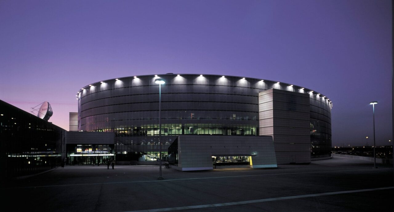 Helsinki Arena illalla kuvattuna