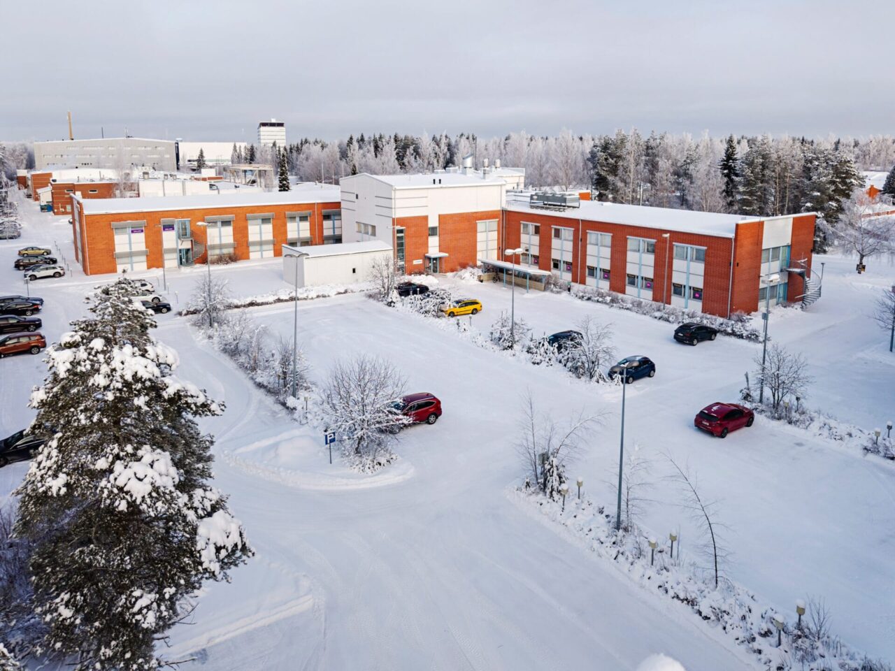 Tutkijantie 7-9 ilmasta kuvattuna Oulussa
