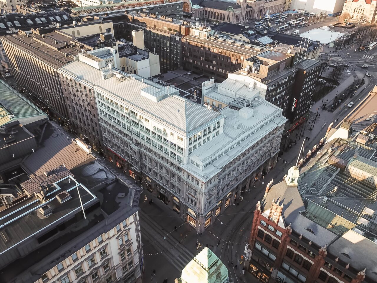 Aleksi 15 kiinteisto ilmasta kuvattuna