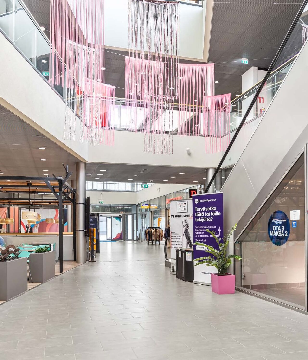 Kauppakeskus Gallerian käytävä