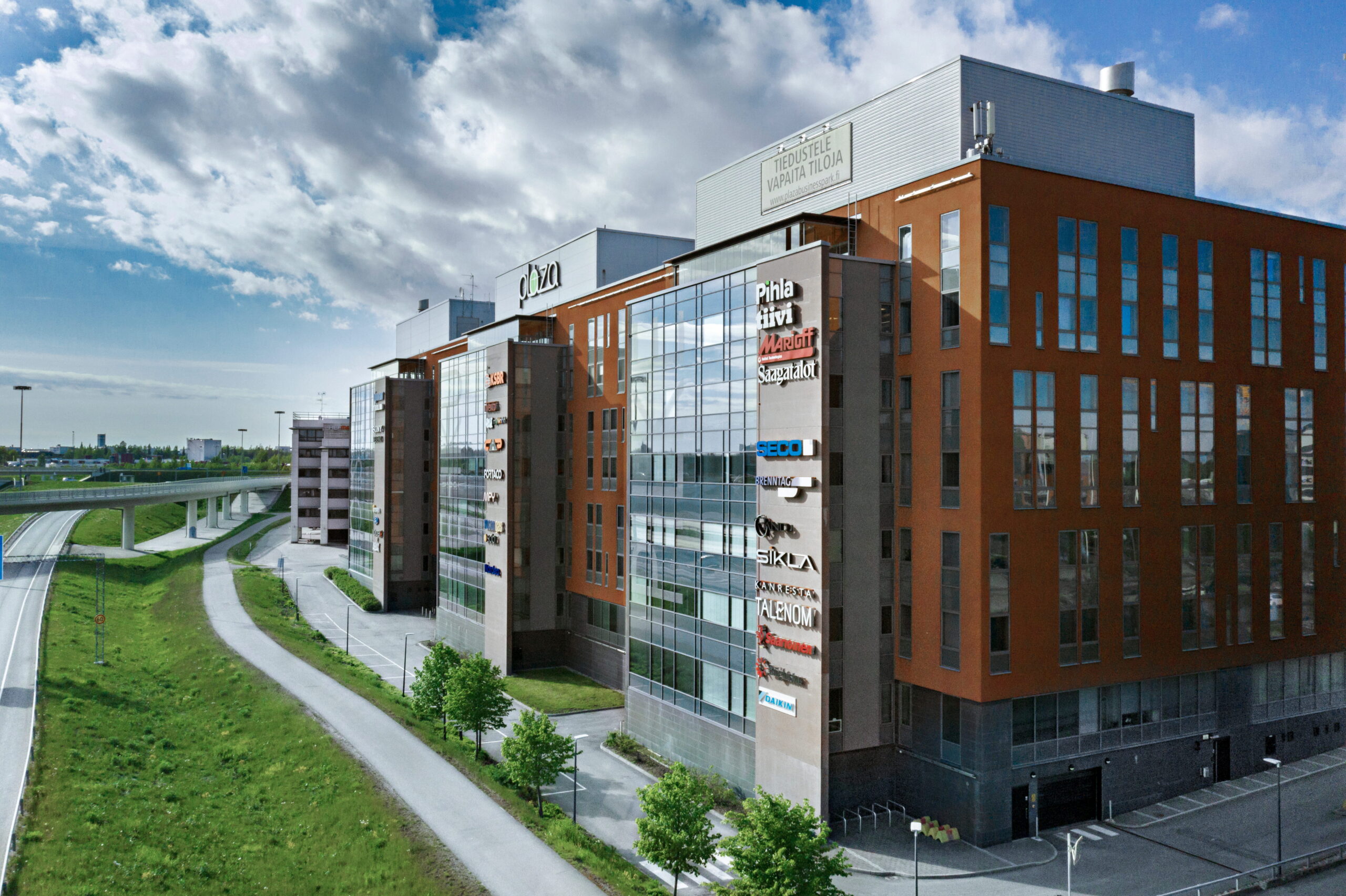 Plaza Business Park julkisivu