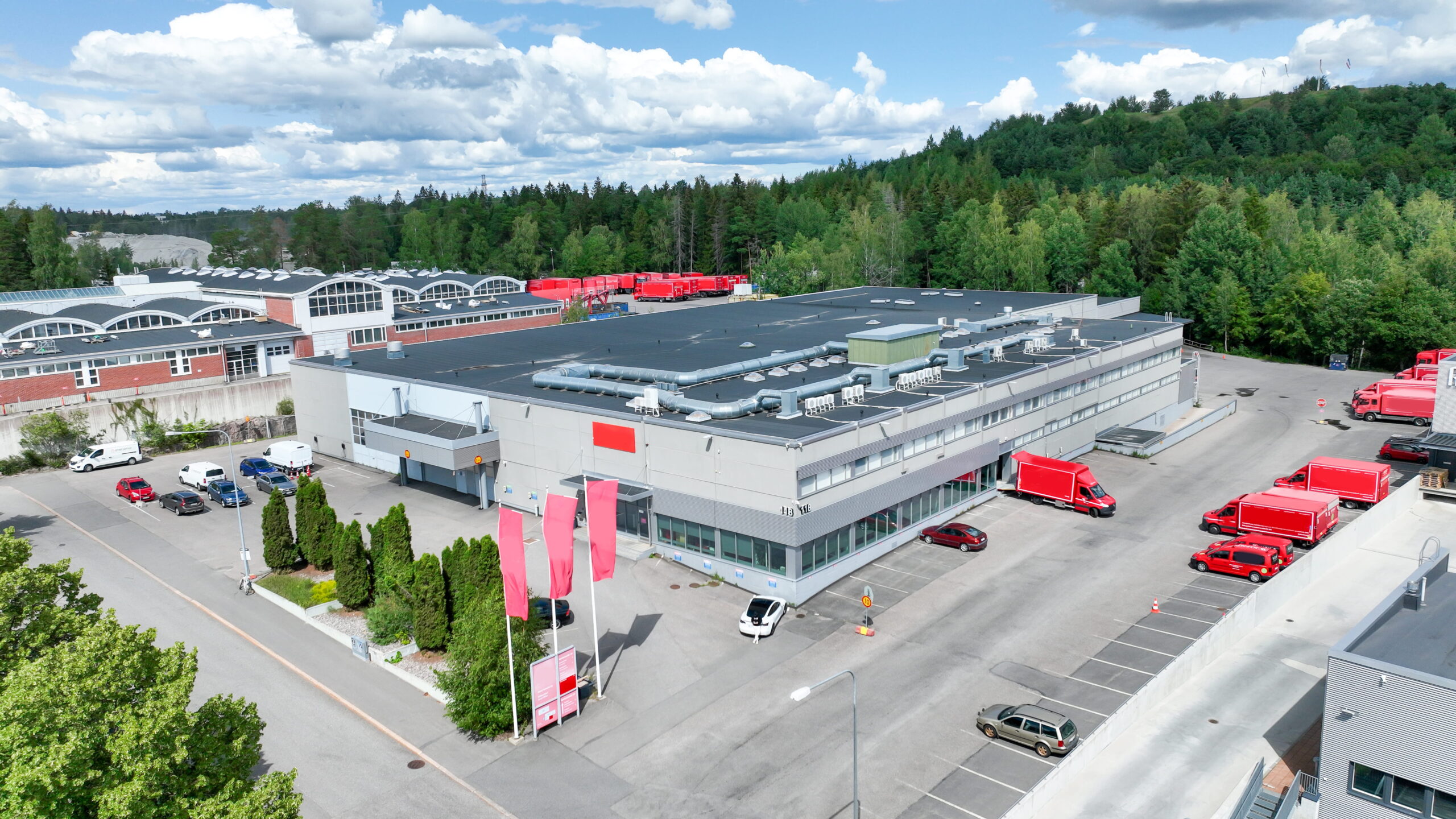 Hankasuontie 11 kiinteistö ilmasta kuvattuna